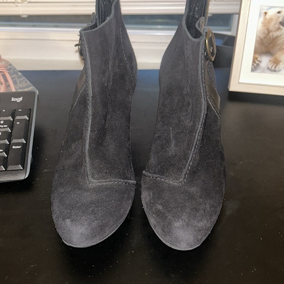 Pedro Garcia black low heel booties size 38 - Picture 3 of 11